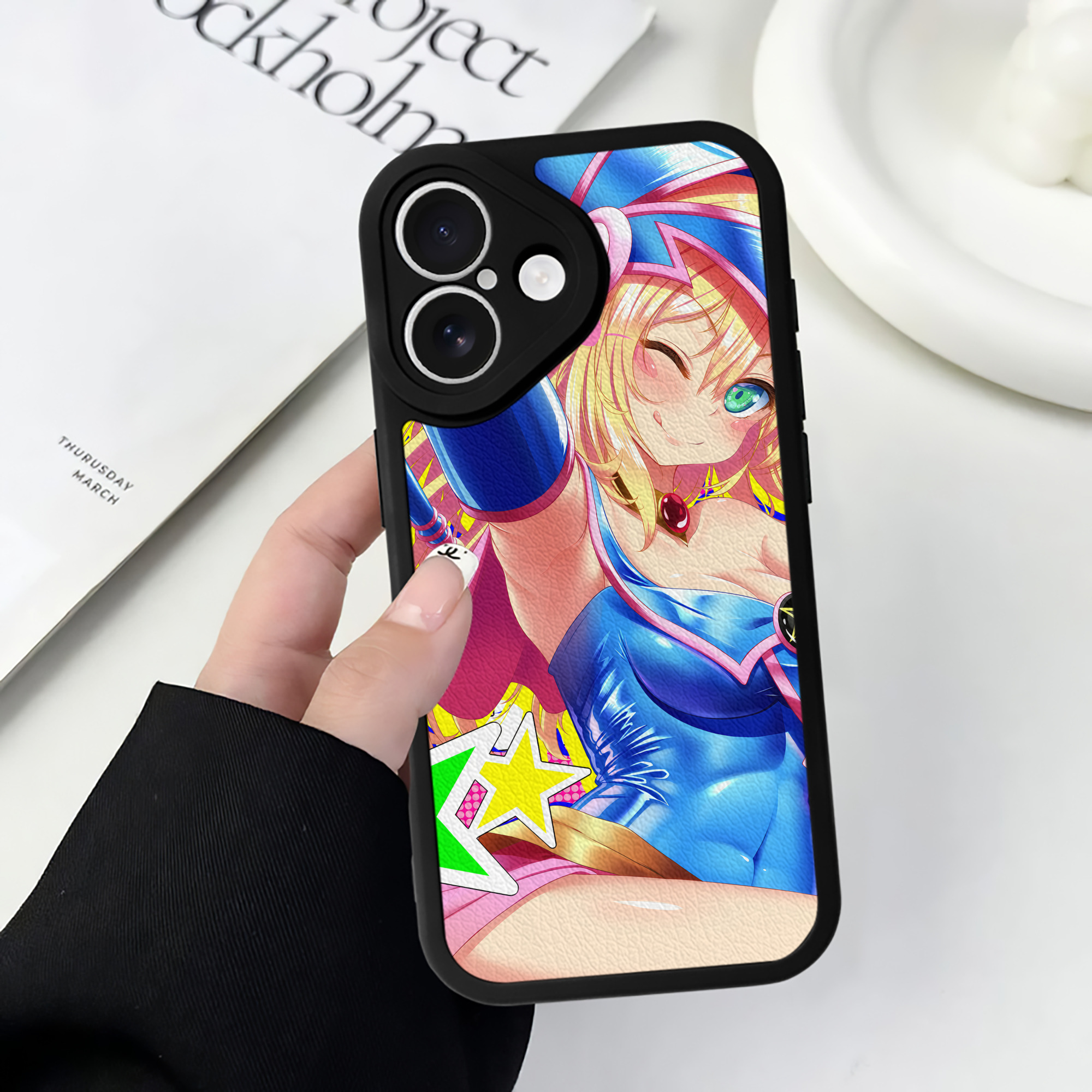 （画像用） 遊☆戯☆王 Yu-Gi-Oh! 【iPhone 16シリーズ対応】シリコンスマホケース（レザー調） 材質：シリコン